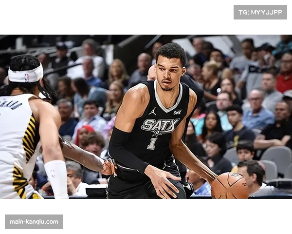 马刺客场战绩稳健 文班亚马构建防守体系提供空间牵制控场